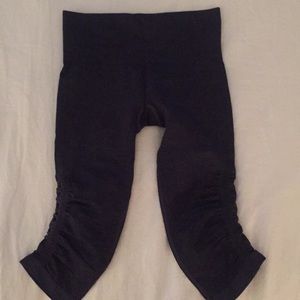 Lululemon cropped athletic pants
